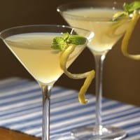 Cocktail Corner: Lemon Sparkler