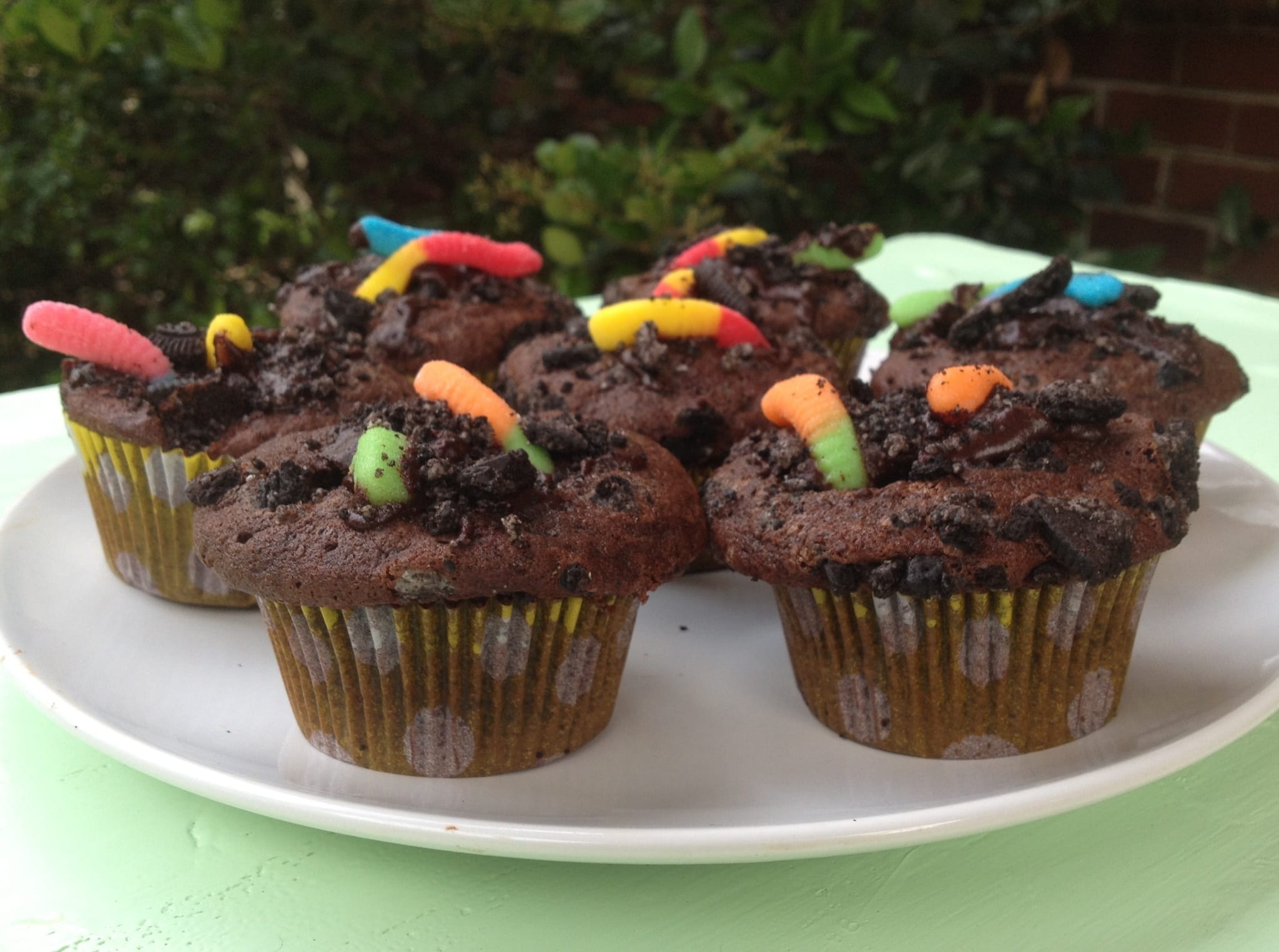 Dirt and Worm Cupcakes
