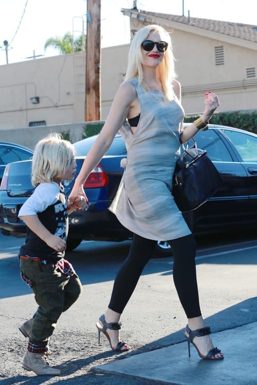 Gwen Stefani shows off her possible Baby Bump