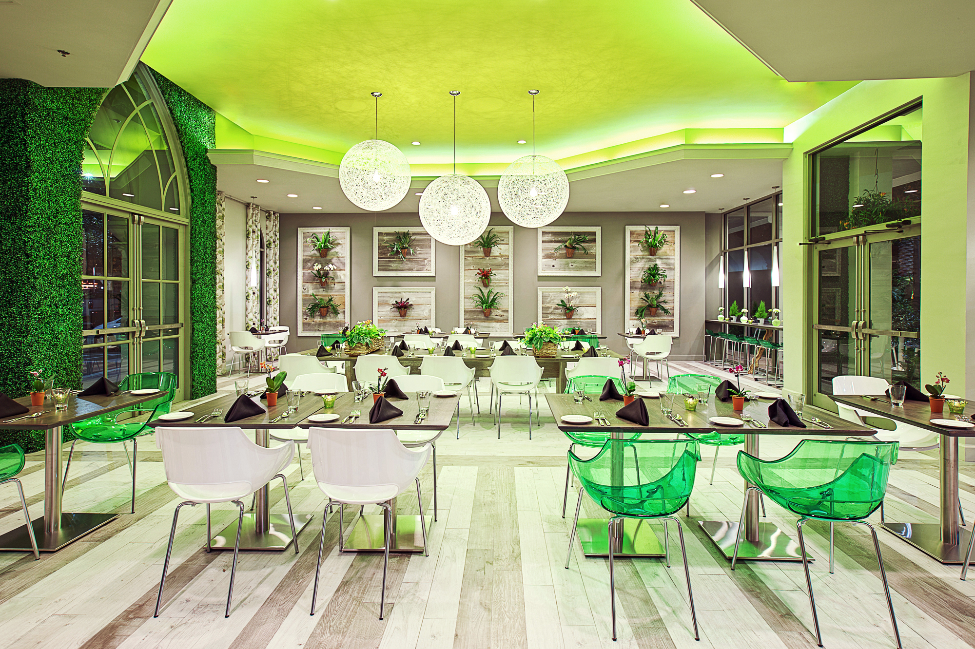 *CH_Restaurant_GardenBistro