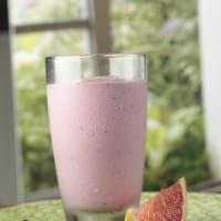 Energy-Boosting Breakfast Smoothie: Oatmeal, Grapefruit & Berries