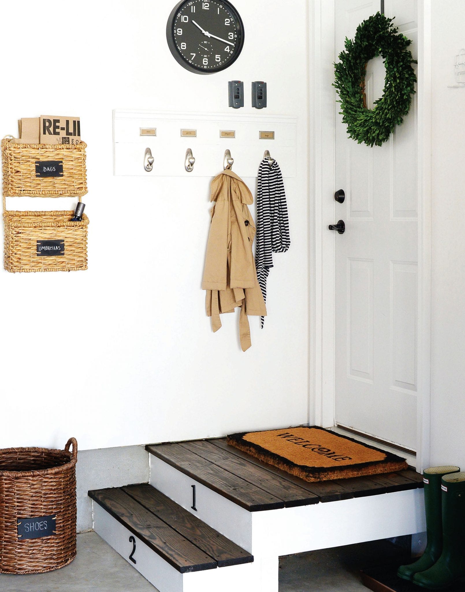BookOfHomeOrg_mudroom